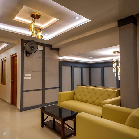 Metro Residency Hotel Tirur Exterior photo